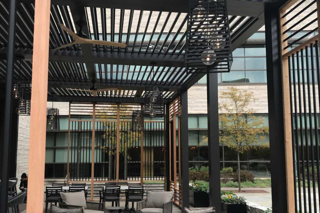 StruXure auto louvered pergola | DekTex StruXure auto-louvered pergola - Dektex